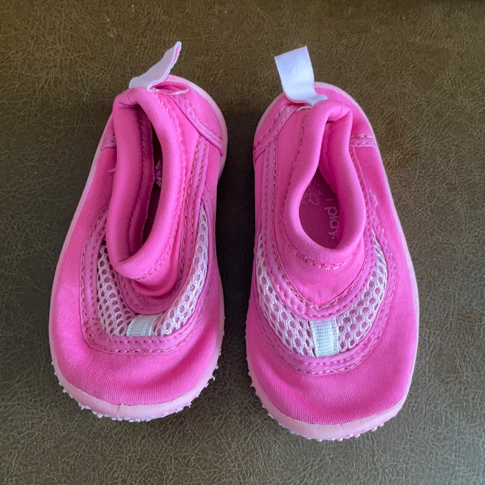 Kids water shoes size 5